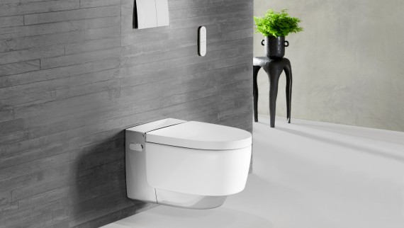 Geberit AquaClean Mera Comfort i krom med Sigma Geberit AquaClean Mera Comfort i krom med Sigma
