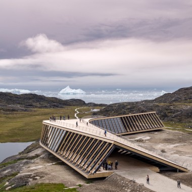 Hver dag producerer Sermeq Kujalleq-gletsjeren omkring 70 millioner tons is, som krydser fjorden mod havet i form af isbjerge, isklumper og isflager.(© Adam Mørk)