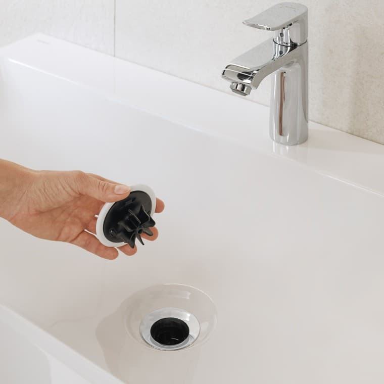 Vertikalt afløbsdæksel med hårsi Vertikalt afløbsdæksel med hårsi