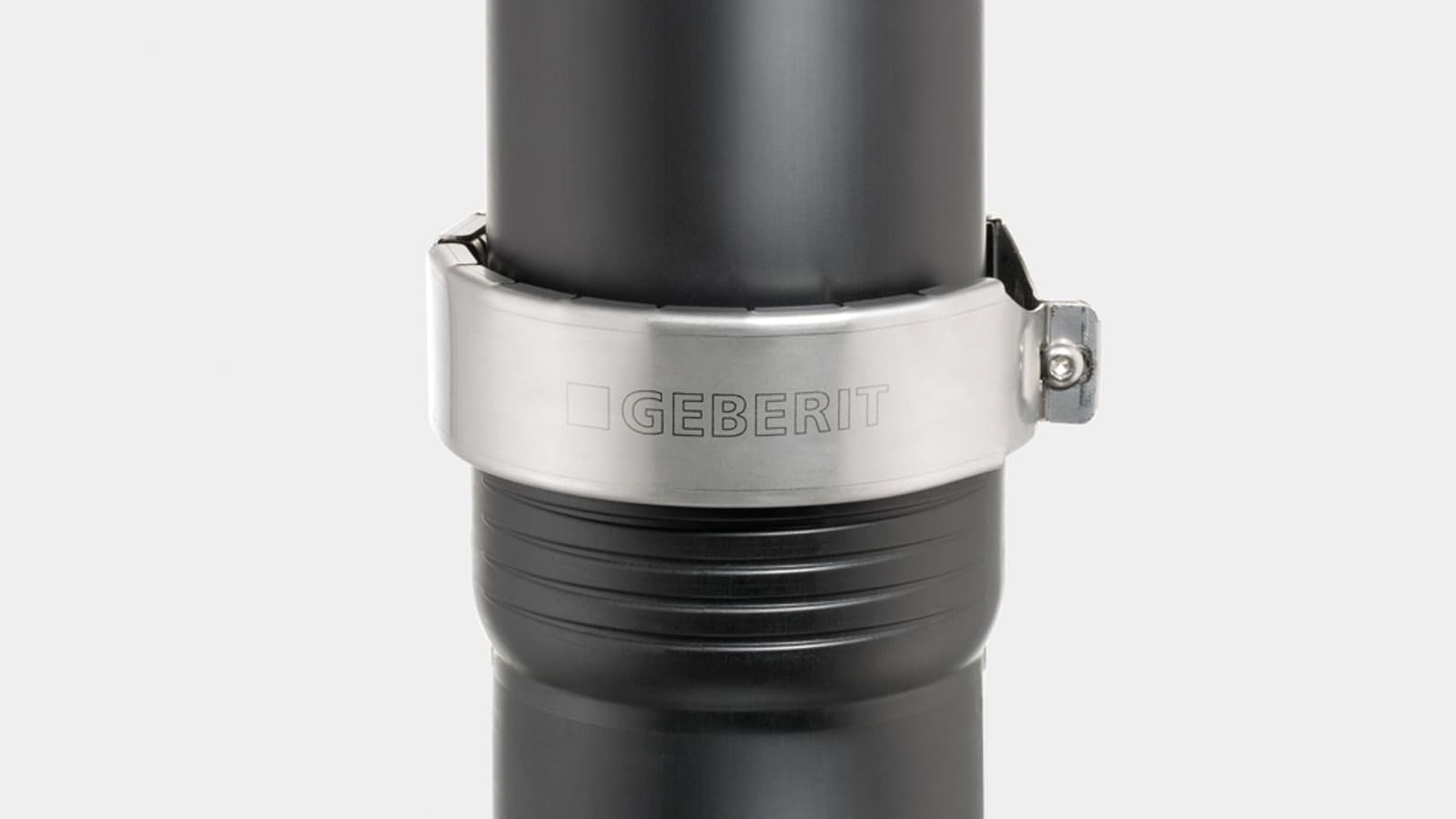 Silent-Pro push-fit-tilslutningen kan modstå et internt tryk på op til 2 bar med Geberit spændebøjlen Silent-Pro push-fit-tilslutningen kan modstå et internt tryk på op til 2 bar med Geberit spændebøjlen