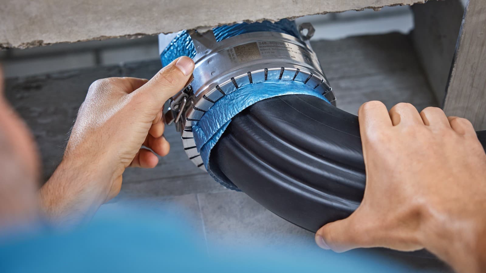 Installation af Geberit Rohrschott90 Plus på Geberit BottomTurn bøjning Installation af Geberit Rohrschott90 Plus på Geberit BottomTurn bøjning