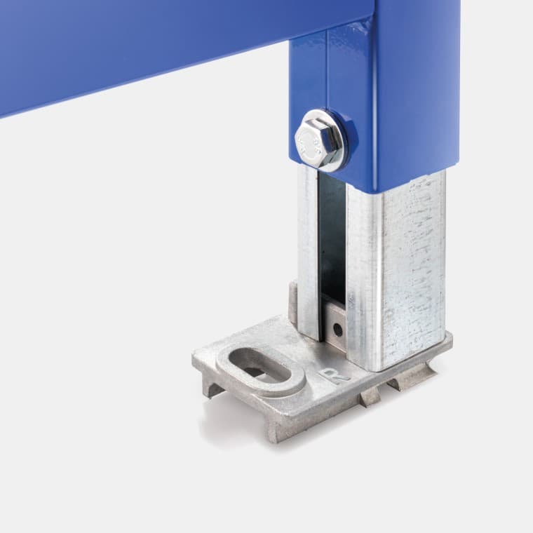 Foot plate with hollow space Foot plate with hollow space