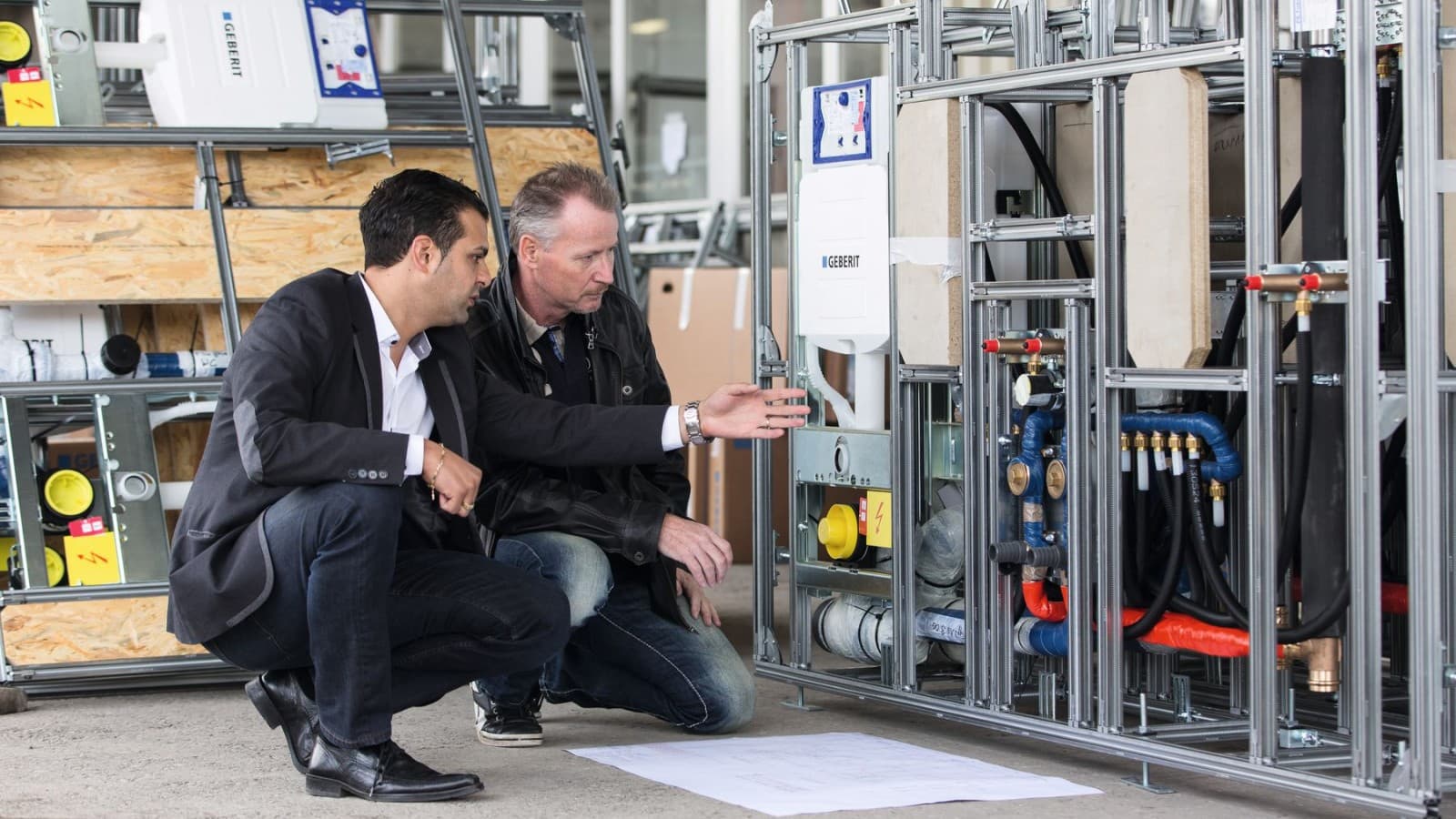 Geberits salgsrepræsentant kontrollerer, at installationen er korrekt. Geberits salgsrepræsentant kontrollerer, at installationen er korrekt.