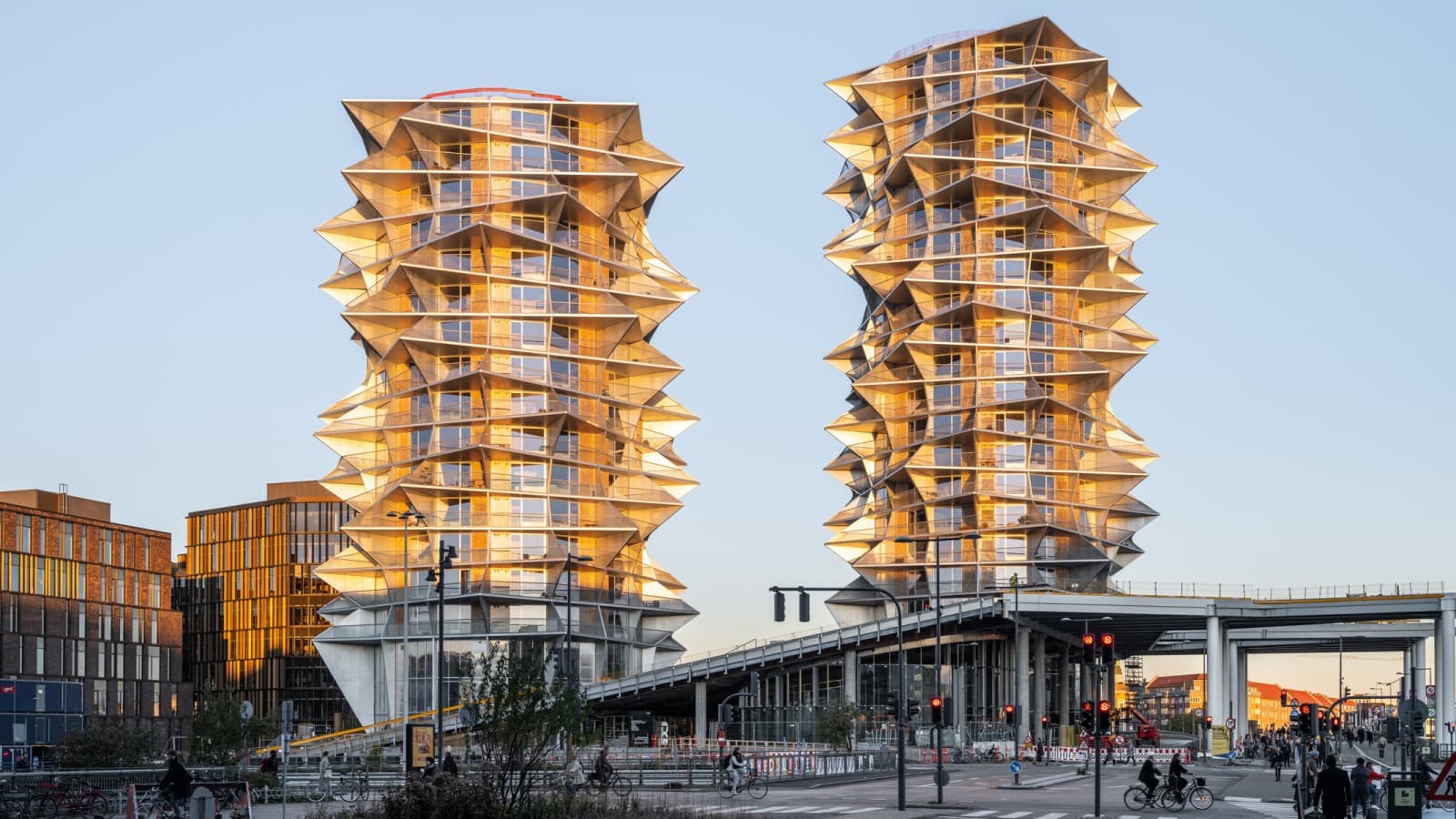 Kaktus Towers tilbyder plads til 495 mikro-lejligheder på et areal af 26.100 kvadratmeter. (© Rasmus Hjortshøj) Kaktus Towers tilbyder plads til 495 mikro-lejligheder på et areal af 26.100 kvadratmeter. (© Rasmus Hjortshøj)