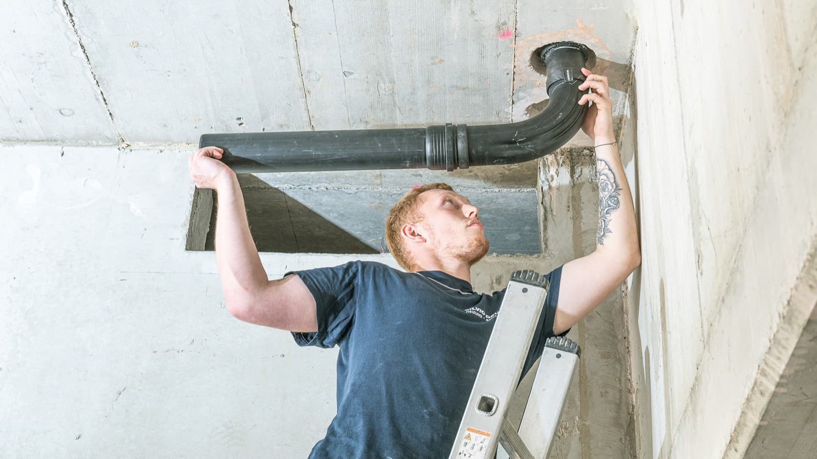 En loftsgennemføring med SuperTube-teknologi, som eliminerer behovet for parallel udluftning En loftsgennemføring med SuperTube-teknologi, som eliminerer behovet for parallel udluftning