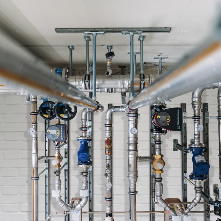 Geberit Mapress Therm tilbyder pålidelig beskyttelse mod ekstern korrosion i lukkede sprinkler- eller kølekredsløb med kondensdannelse. Geberit Mapress Therm tilbyder pålidelig beskyttelse mod ekstern korrosion i lukkede sprinkler- eller kølekredsløb med kondensdannelse.